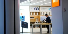 U.S. removes Chinese smartphone-maker Xiaomi from blacklist