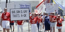 Consistent response from parents is key to gay and lesbian mental health, study finds