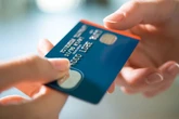 Le carte di credito più vantaggiose per chi viaggia. La classifica di quelle con le commissioni più basse