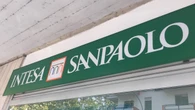 Intesa Sanpaolo paga quasi l’8% di dividendo. Ecco il “trucco” che devi conoscere