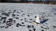 Barcos navegan sobre hielo en Massachusetts