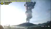 Indonesia prepara la evacuación de unas 3.000 personas por la erupción del volcán Ibu