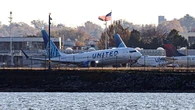 United flight clips another aircraft while taxiing at LaGuardia Airport