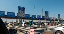 Drakońskie kary za wyrzucanie śmieci z samochodu we Włoszech. 18 tys. euro, a nawet kara więzienia