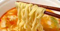カップ麺界を変革した「ニュータッチ凄麵」大手メーカーも真似できない”売れ続ける理由”