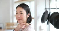 ほぼ毎日、自炊する黒木華が年中リピート。俳優仲間に教わったお気に入りの鍋料理とは
