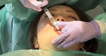 女性が麻酔を互いに打ち合う「異例の講習会」に密着...高齢化社会で激変する「歯科衛生士の世界」とは