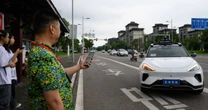 500台が道路の中央で一斉に停止…中国の不景気を支える国家戦略事業「自動運転車」に起こった異常事態