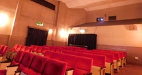 愛知の「成人映画館」がお年寄りたちの「憩いの場」に…「ハッテン行為なし」がなぜ実現できたのか
