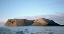 【難解世界遺産クイズ】この世界遺産、知っていますか？　立ち入り禁止の聖域・何もない火山島が世界遺産になった納得の理由とは
