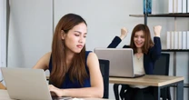 英語で「うらやましい」は何て言う？ 相手をうらやましいと思ったときに役立つ英語表現