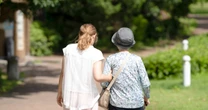 「DV夫」と離婚したのに復縁した女性…自分の代わりに暴力を受けるようになった「義母を見捨てられなかった」