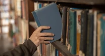 ６０年前と今の大学生では、読む本にどんな違いがあるか？　アンケート調査でわかった【意外な事実】
