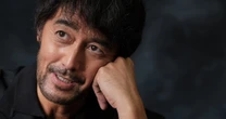 61歳、阿部寛のボディに驚嘆。”炎上”に負けない強靭な肉体と精神を鍛える場所