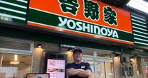 吉野家２万人の頂点「日本一の豊洲店店長」が明かす牛丼”うまさの極意”…「肉の食感もタレも違う！」食べ比べてわかった