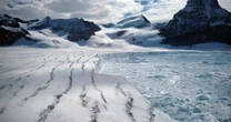衝撃。地球から「3200平方キロメートルの氷が消えた」…1万年もの間、存在した南極氷棚が「わずか3週間で崩壊」した、極めて特別な出来事の実態