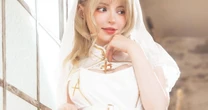 「こんな官能的な衣装は不謹慎すぎる…！」イギリス人美女コスプレイヤー・ソフィー《艶やかなシスター風衣装》が話題