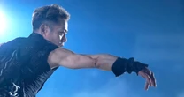高橋大輔、40代初のパフォーマンス「滑走屋」で魅せた「美しき舞と躍動する筋肉」