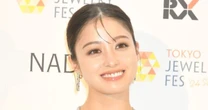 「佐藤二朗ハラスメント騒動」で橋本環奈の”オジサン”とのコミニケーション能力が芸能界で再評価されている
