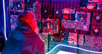 私たちが生み出した「非人間的な力」に私たちが支配される…魔のループを脱するには「疎外の克服」か「自律」か