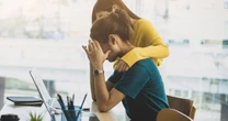 英語で「焦らないでいいよ」は何て言う？ 相手を落ち着かせるときに役立つ英語表現