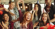 「直感を信じると、裏切られる！」どういうことか…マリエの誕生パーティー問題。「同じ誕生日の人がいる確率」から浮かび上がる「意外すぎる数字」