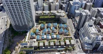 新宿の超一等地にある空中住宅街「富久クロス」はなぜ生まれた？「日本最悪のバブル遺産」が生んだ奇跡の再開発