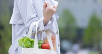 検証「荷崩れなしのエコバッグ詰め問題」牛乳は横置きが正解!?パック卵の位置は？実態調査でわかった意外な結果