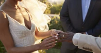 配偶者の死や離婚だけでなく結婚も。ライフイベントのストレスが双極性障害の誘因に
