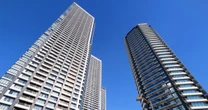 都心タワマンで「修繕積立金の値上げ」を阻む投資勢… ”マンションで稼ぎたい人”の大量流入がもたらす「資産価値の下落」