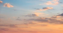空に浮かぶ雲に、先に逝ったたくさんの死者たちを見る…『Cloud on the 空き家』という不思議なタイトルに込められた思い