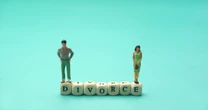 「初デートで観る映画を勝手に決める」「相談無く婚約指輪を買う」…無自覚モラハラ旦那の愚かな末路