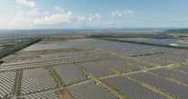 【北海道・釧路のメガソーラー問題】地面から下水の臭い、タンチョウ親子の横で土砂投入…！現地ルポでわかった「杜撰すぎる工事現場」の衝撃実態