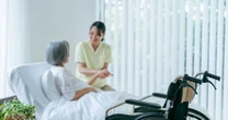 日本は異常…？ なぜ、いまだに入院時に「身元保証」が必要なのか「あまりに古い実態」