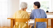 転んだ義父の介護で早期退職、地方移住した55歳夫が衝撃受けた義母と妻との「会話」