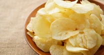 《90g100円→55g158円》カルビーのポテトチップスが高くてスカスカになった「苦しい裏事情」…逆風のなか利益を死守するため決断を迫られていた