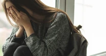 教諭だった40歳女性が保護者から14年前に受けた性暴力の影響。結婚し、母になって夫との間に生じているもの