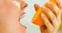 「嚙む」うえで大事な咬み合わせ、頬、舌の動きを簡単チェック！　あなたの口は大丈夫？