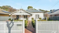 1923 dazzler storms auction, nets $1.48m with secret oval gate