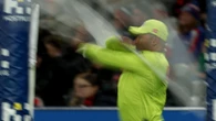 AFL fans lose it as much-loved icon gets cold snub: ‘Baffling’