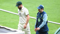 Worrying scenes as Aussie star hobbles off in pain