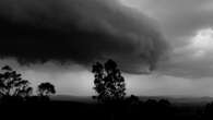 Residents in Queensland and NSW brace as severe thunderstorms forecast