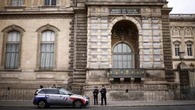 Police unlikely to recover Louvre loot, experts say