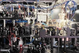 Making atoms self-magnify reveals their quantum wave functions