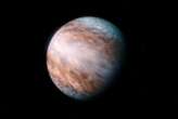 An alien planet has winds that blow at 33,000 kilometres per hour