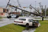 Storm-proofing 1% of power lines protects entire grid from blackouts