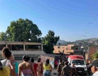 CaminhÃ£o invade casa, mata uma pessoaÂ eÂ fereÂ duas