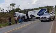 Carreta invade contramÃ£o e mata quatro pessoas que estavam em ambulÃ¢ncia