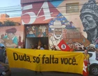"Duda, só falta você", diz faixa feita por militantes de esquerda