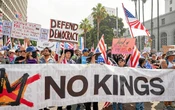 « Pas de rois » : des manifestants anti-Trump mobilisés à travers les États-Unis, un blessé grave à Salt Lake City